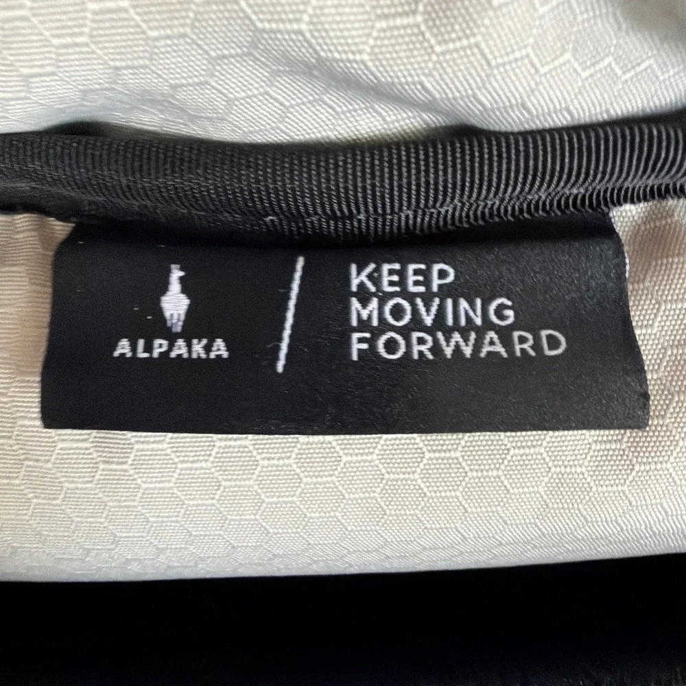 NEW Alpaka Go Sling Axoflux Army Green 600D Crossbody Tech Bag 5.5L